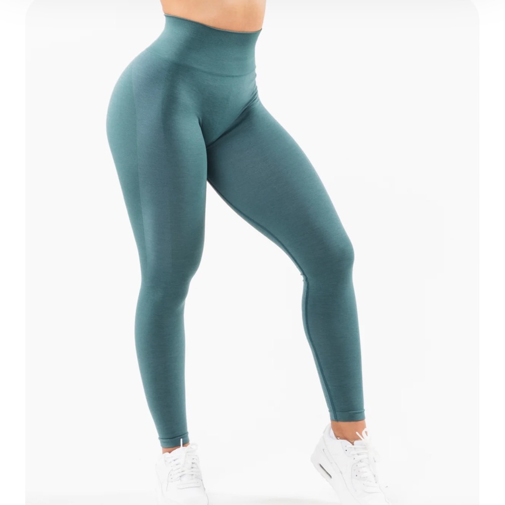 NWT Alphalete Amplify Legging Ocean (Medium)